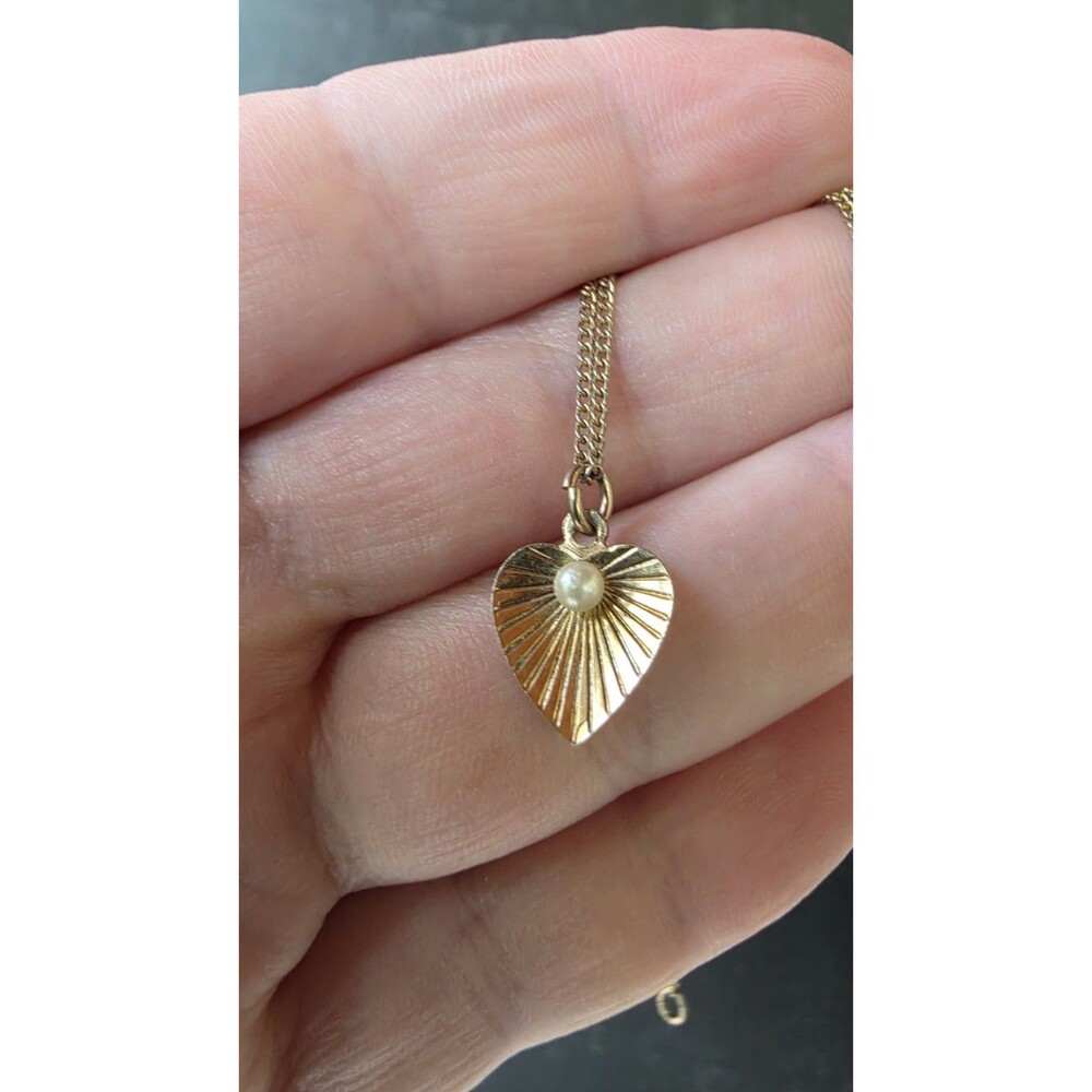 Gold Tone Metal Faux Pearl Heart Pendant Necklace Vintage Costume Jewelry READ
